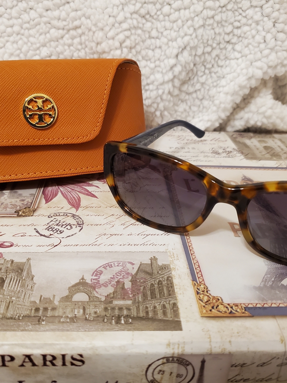 Tory Burch Tortoiseshell Sunglasses With Case